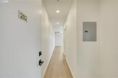 6375 N Lombard St, Portland, OR 97203 - Photo 16