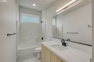 6375 N Lombard St, Portland, OR 97203 - Photo 14