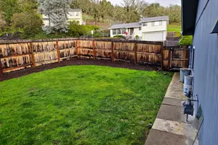 1818 NE Todd St, Roseburg, OR 97470 - Photo 20