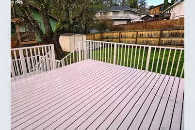 1818 NE Todd St, Roseburg, OR 97470 - Photo 16