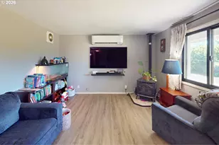 37999 Green Ln, Marcola, OR 97454 - Photo 2