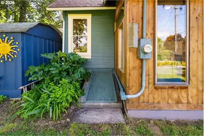 6821 SE Brehaut St, Milwaukie, OR 97222 - Photo 32
