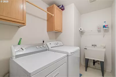 3010 SW Phyllis Dr, Gresham, OR 97080 - Photo 44