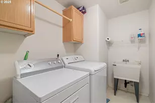 3010 SW Phyllis Dr, Gresham, OR 97080 - Photo 44