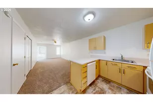 9615 SE Center Ct, Portland, OR 97266 - Photo 4