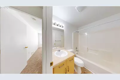 9615 SE Center Ct, Portland, OR 97266 - Photo 14
