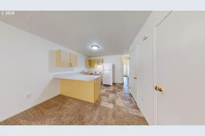 9615 SE Center Ct, Portland, OR 97266 - Photo 8