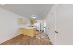 9615 SE Center Ct, Portland, OR 97266 - Photo 8
