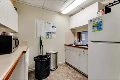 325 A St, Springfield, OR 97477 - Photo 16