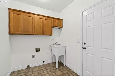 6540 B St, Springfield, OR 97478 - Photo 12