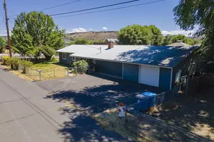 1670 SE Mountain View Dr, Prineville, OR 97754 - Photo 2