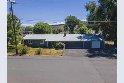 1670 SE Mountain View Dr, Prineville, OR 97754 - Photo 1