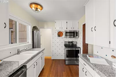 6826 SW 10th Ave, Portland, OR 97219 - Photo 14