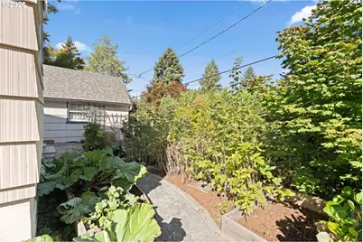 6826 SW 10th Ave, Portland, OR 97219 - Photo 42