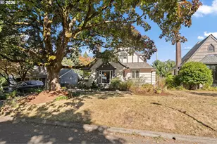 6826 SW 10th Ave, Portland, OR 97219 - Photo 2