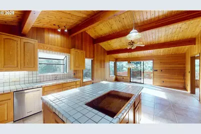 95107 Welsh Dr, Gold Beach, OR 97444 - Photo 10