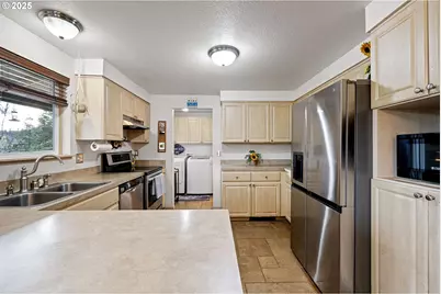 32968 Camas Swale Rd, Creswell, OR 97426 - Photo 10