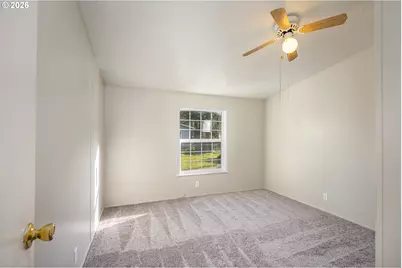 47757 Fairy Glen Dr, Oakridge, OR 97463 - Photo 2