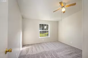 47757 Fairy Glen Dr, Oakridge, OR 97463 - Photo 2