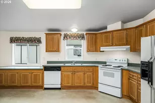 2569 Maia Loop, Springfield, OR 97477 - Photo 8