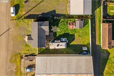 130 S 7th St, Lakeside, OR 97449 - Photo 32
