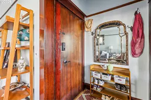 2058 NW Flanders St, Portland, OR 97209 - Photo 20