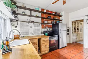 2058 NW Flanders St, Portland, OR 97209 - Photo 12