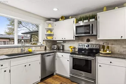 905 NW 19th St, McMinnville, OR 97128 - Photo 12