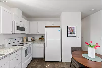 1085 W 1st Ave #L, Junction City, OR 97448 - Photo 8