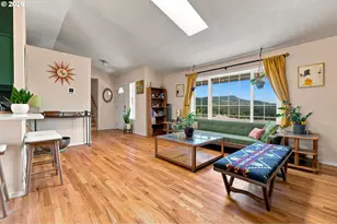 38535 SW Royjean Ln, Gaston, OR 97119 - Photo 4