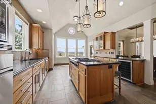 35512 Sunnyhill Ln, Pleasant Hill, OR 97455 - Photo 16