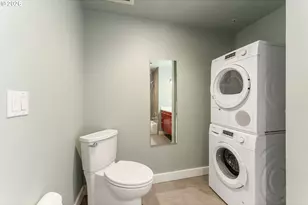 300 NW 8th Ave, Portland, OR 97209 - Photo 14