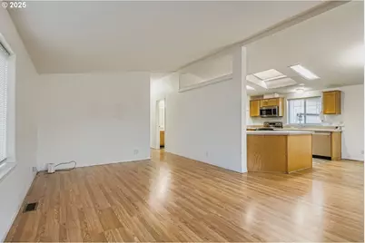 2111 Pippin St NE, Salem, OR 97305 - Photo 6