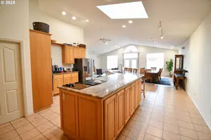 1356 SE Laurel Ct, Roseburg, OR 97470 - Photo 12