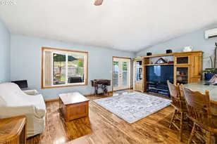 768 NE Main St, Willamina, OR 97396 - Photo 4