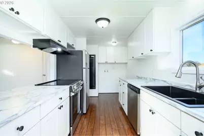 500 N Gilwood St #21, Carlton, OR 97111 - Photo 8