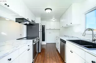 500 N Gilwood St, Carlton, OR 97111 - Photo 8