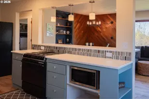 345 S Crestline Dr, Waldport, OR 97394 - Photo 8