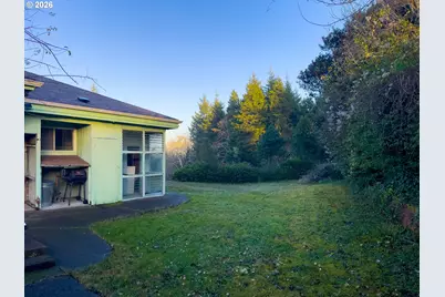 345 S Crestline Dr, Waldport, OR 97394 - Photo 18