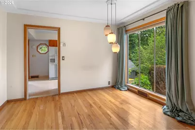 6810 SW Canyon Crest Dr, Portland, OR 97225 - Photo 8