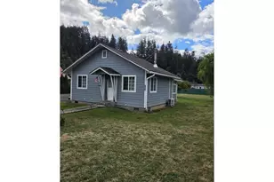 160 E Date St, Powers, OR 97466 - Photo 2