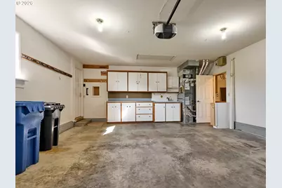 2015 Camellia Way, Woodburn, OR 97071 - Photo 24