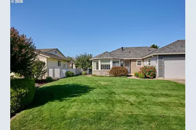 2015 Camellia Way, Woodburn, OR 97071 - Photo 30