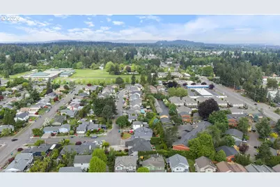 17501 NE Clackamas St, Portland, OR 97230 - Photo 36