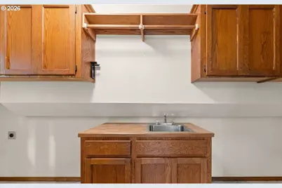 17501 NE Clackamas St, Portland, OR 97230 - Photo 14