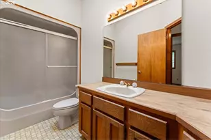 17501 NE Clackamas St, Portland, OR 97230 - Photo 24