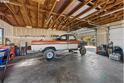 805 C St, Myrtle Point, OR 97458 - Photo 24