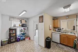 805 C St, Myrtle Point, OR 97458 - Photo 16