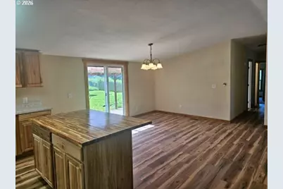 591 SE Carrol St, Winston, OR 97496 - Photo 18