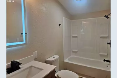 591 SE Carrol St, Winston, OR 97496 - Photo 16